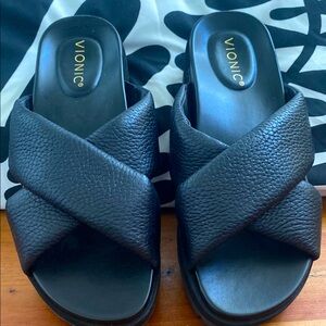 Vionic Women's Black Sandals